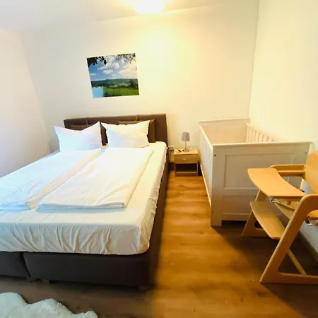 Schoenblick Inklusive Hallenbad, Sauna, Aussenpool & Fitnessstudio, Familienfreundlich Ausgestattet, Grosses 2-zimmer-apartment Appartamento