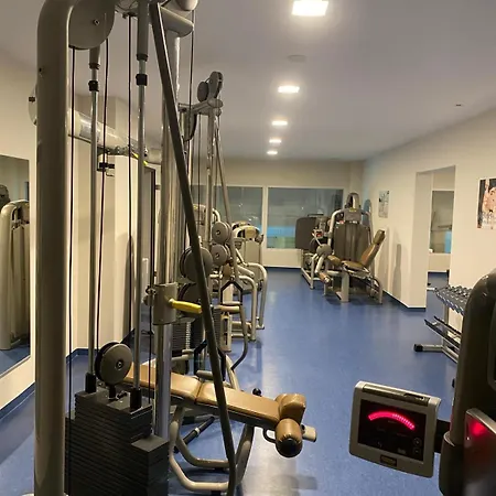 Schoenblick Inklusive Hallenbad, Sauna, Aussenpool & Fitnessstudio, Familienfreundlich Ausgestattet, Grosses 2-zimmer-apartment Appartamento