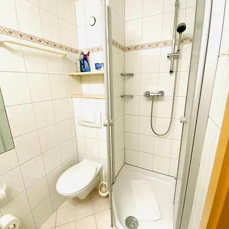 Schoenblick Inklusive Hallenbad, Sauna, Aussenpool & Fitnessstudio, Familienfreundlich Ausgestattet, Grosses 2-zimmer-apartment *
