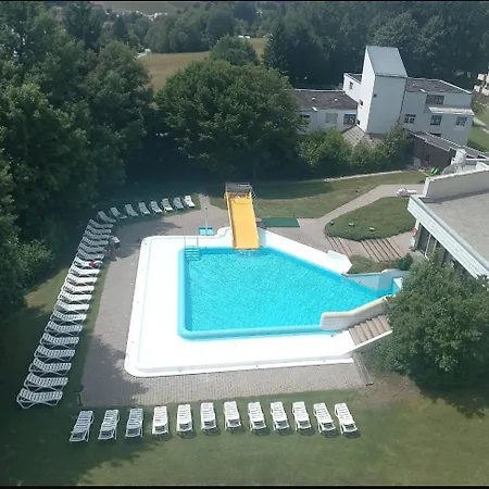 Schoenblick Inklusive Hallenbad, Sauna, Aussenpool & Fitnessstudio, Familienfreundlich Ausgestattet, Grosses 2-zimmer-apartment Appartamento *
