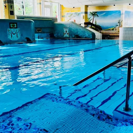 Schoenblick Inklusive Hallenbad, Sauna, Aussenpool & Fitnessstudio, Familienfreundlich Ausgestattet, Grosses 2-zimmer-apartment *